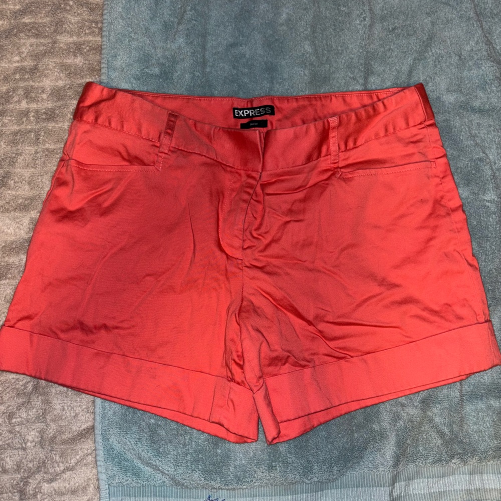 EXPRESS SHORTS SIZE 6 dress/casuall